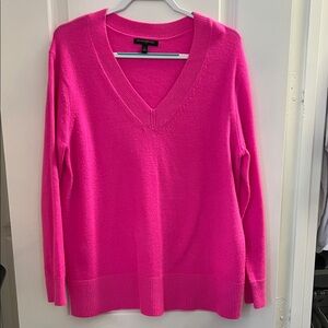 Banana Republic V-Neck Sweater in Vibrant Pink